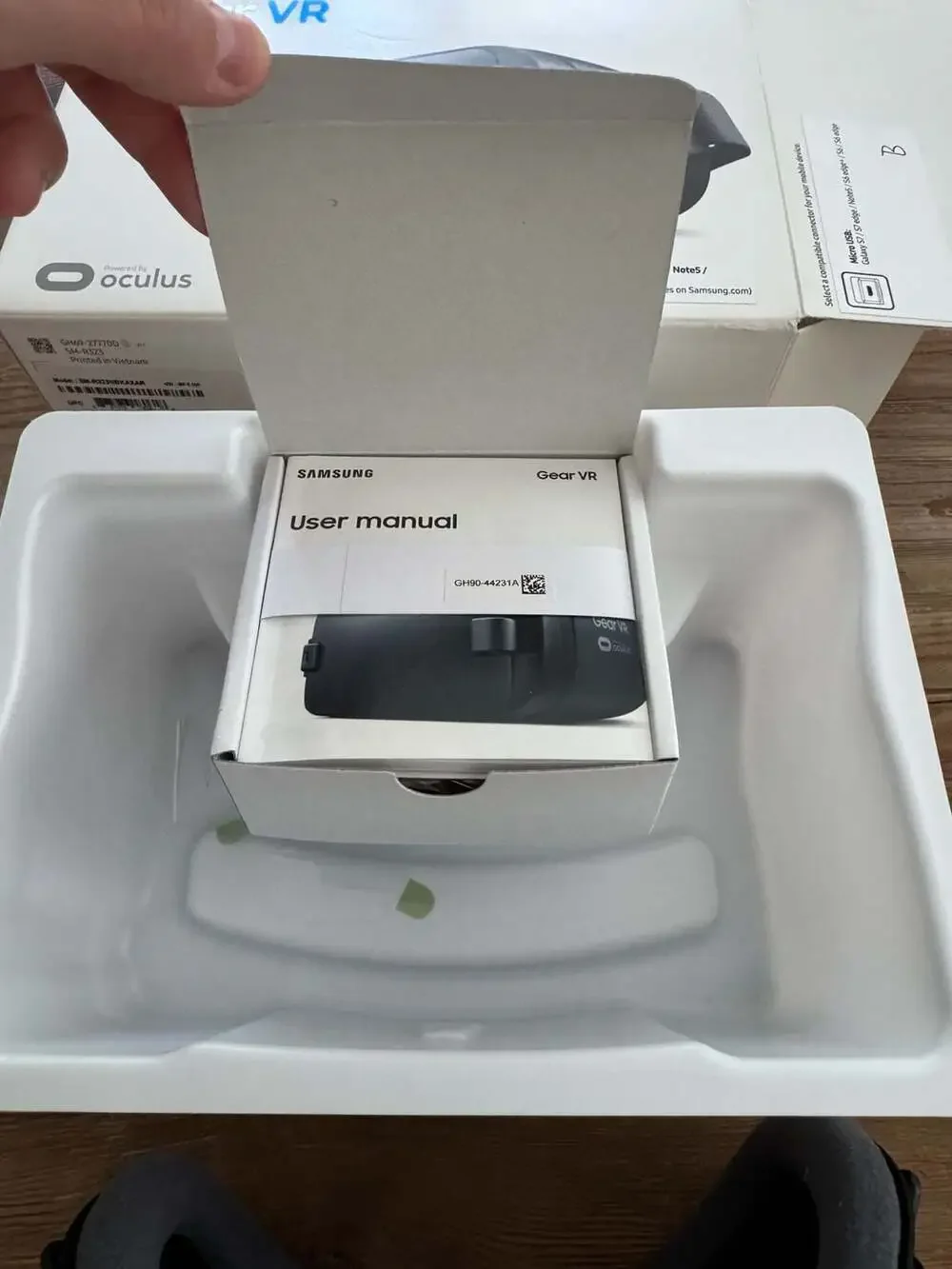 Samsung Gear VR SM-R323 Virtual Reality Headset